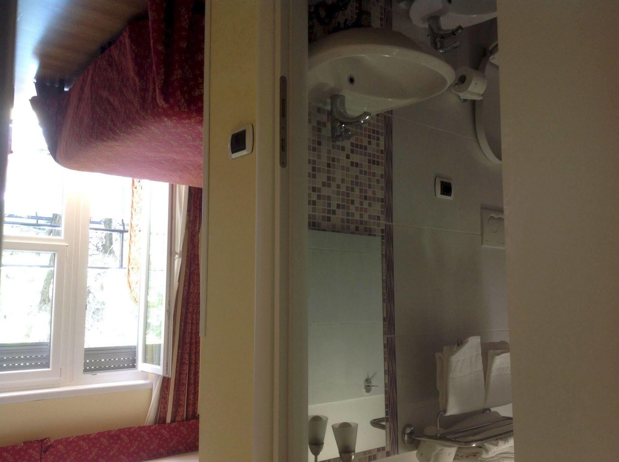 فندق Residenza Fermi روما المظهر الخارجي الصورة